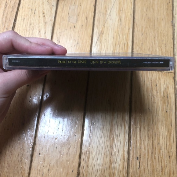 P!ATD Panic! At The Disco Death of a Bachelor 2015 CD - Picture 3 of 4